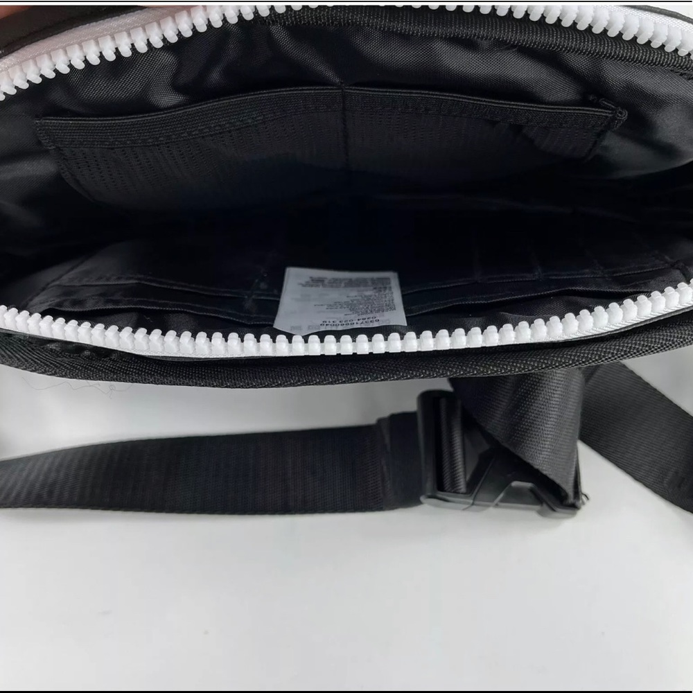 Nike Air Jordan Jumpman Logo Waist Fanny Pack - Picture 3 of 4